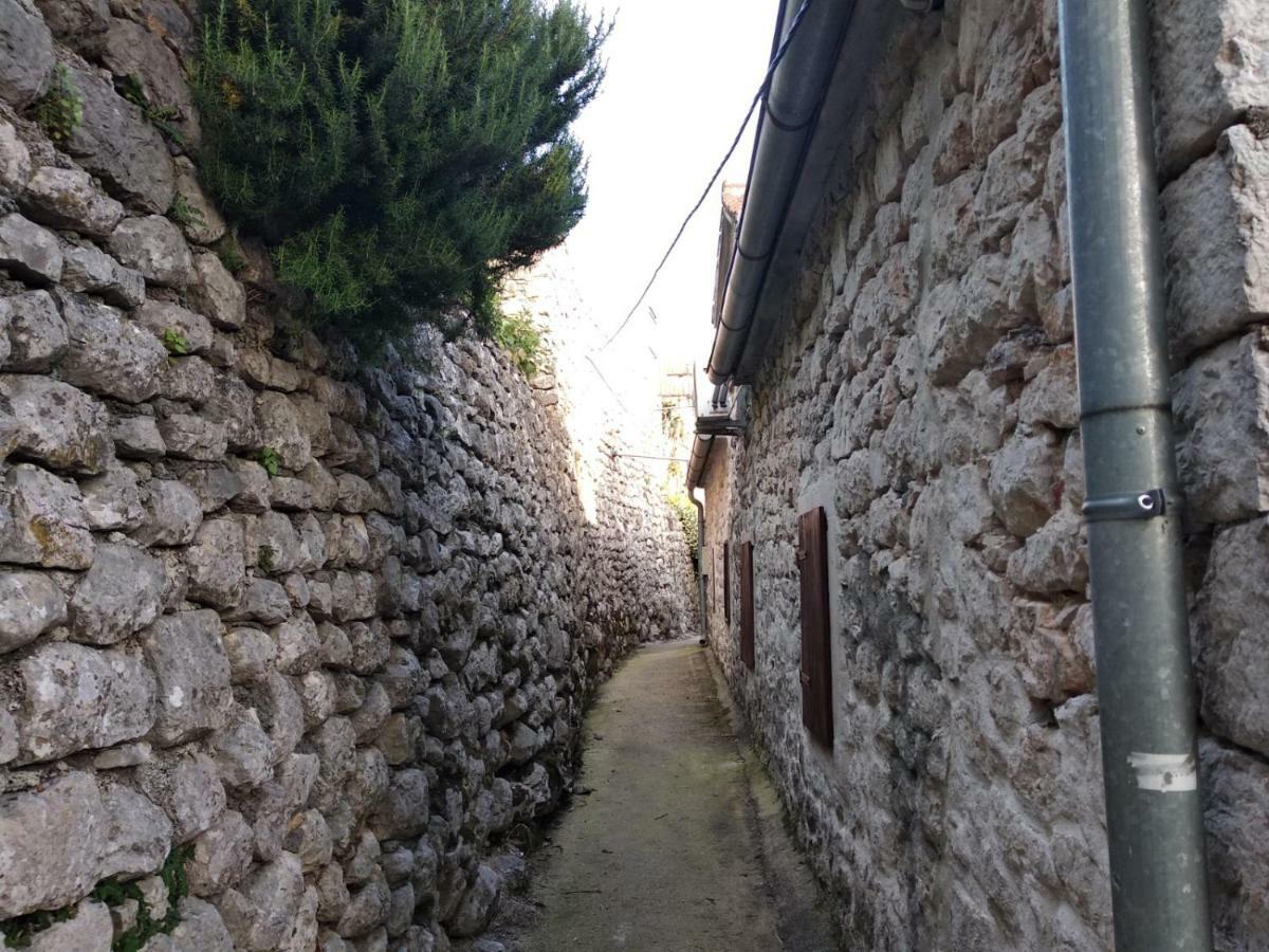 Old House *